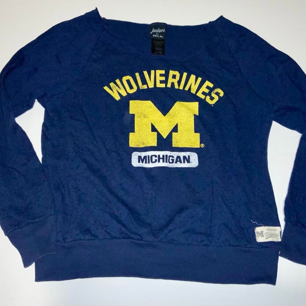 Unbranded Women's Navy and Blue Sweatshirt
